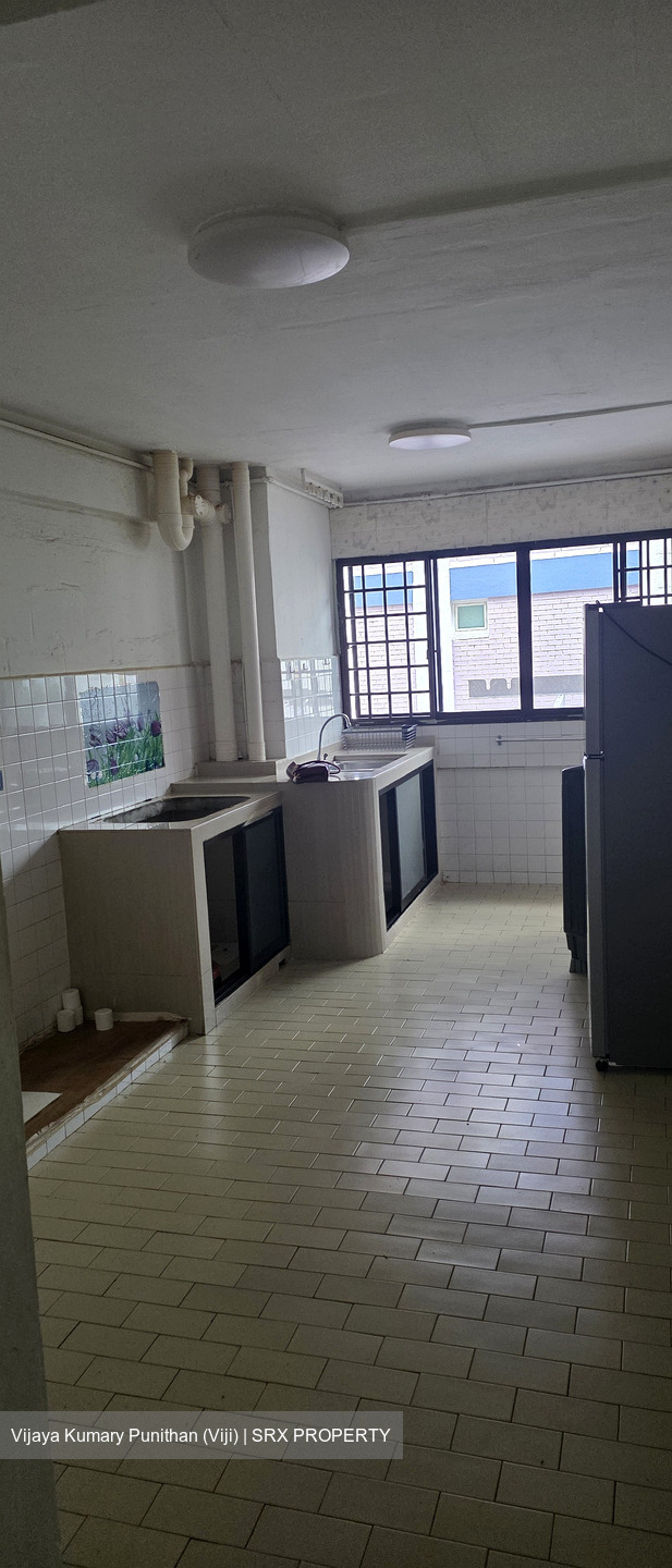 Blk 228 Bukit Batok Central (Bukit Batok), HDB 3 Rooms #585573711